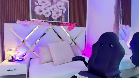 Emily  online show from July 11, 7:56 am