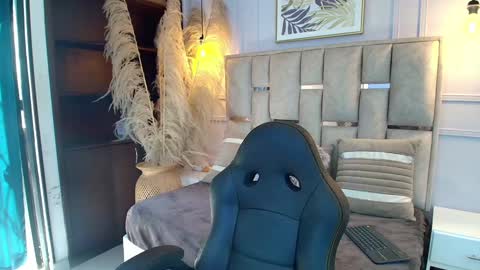 Emily  online show from January 19, 2:49 pm