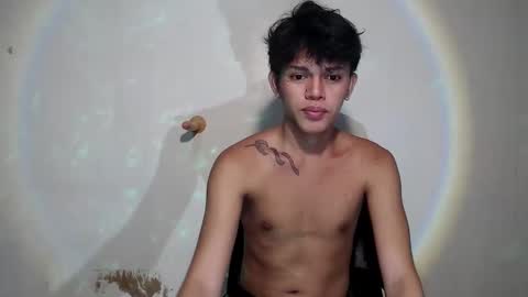 Snapshot of emerald_cummer chatting on September 13, 12:51 pm emerald_cummer online show from September 13, 12:51 pm