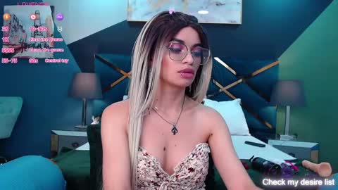 Snapshot of emerald_gh chatting on March 10, 2:50 am Danna online show from March 10, 2:50 am