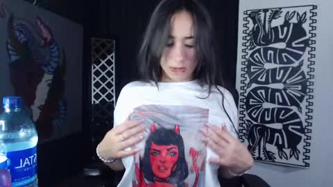 Snapshot of emiantonella_ chatting on February 26, 8:47 pm Antonella online show from February 26, 8:47 pm