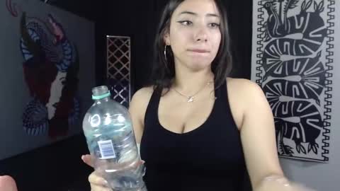 Snapshot of emiantonella_ chatting on March 10, 9:29 pm Antonella online show from March 10, 9:29 pm
