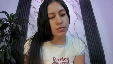 Emilia Gomez online show from May 20, 2:12 pm