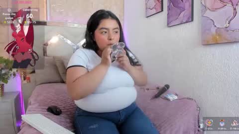 Snapshot of emiiily_brownn chatting on September 8, 7:13 pm Emily online show from September 8, 7:13 pm