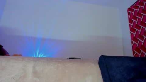 Emi online show from November 26, 7:10 pm