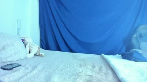 Emi online show from January 28, 5:46 pm