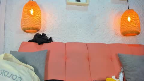 Emily online show from December 19, 12:33 pm