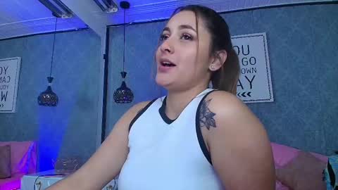 Snapshot of emiily_w1 chatting on February 11, 1:41 pm Emily online show from February 11, 1:41 pm