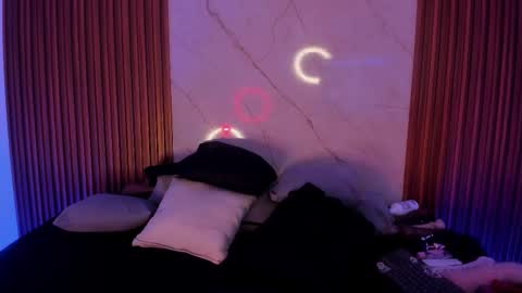   online show from December 4, 2:11 am