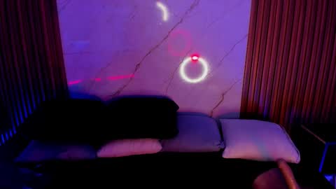   online show from November 7, 1:08 am