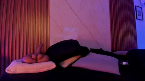   online show from October 11, 11:30 pm