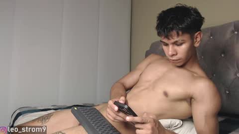 emile_239 online show from December 29, 3:33 am