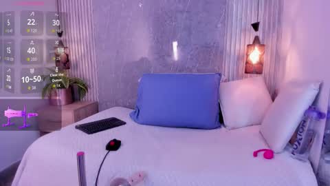 Emily online show from October 8, 3:07 pm