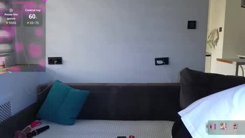 Emili online show from October 19, 3:33 am