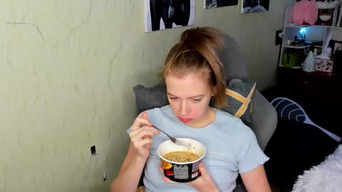 emili_sweet__ online show from October 28, 9:54 am