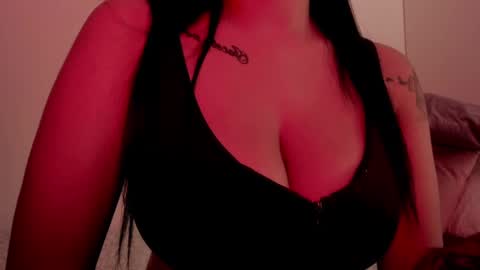 Emilia Big Boobs online show from January 16, 4:28 am