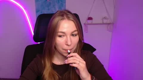 Emilia online show from November 11, 12:40 pm