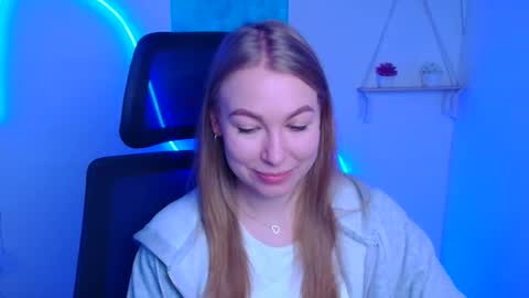 Emilia online show from December 4, 7:08 am