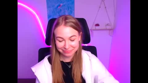 Emilia online show from November 16, 12:29 pm