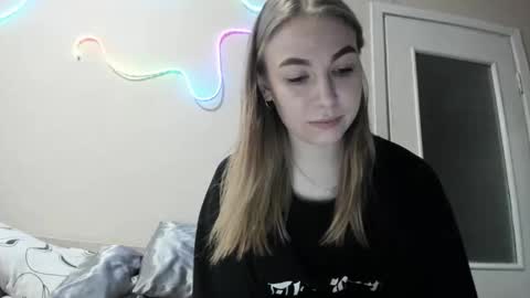 Emilia online show from June 4, 2:45 pm