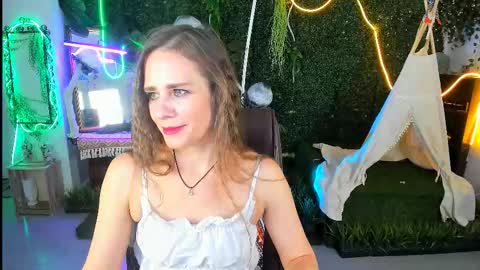 Emilia Bedy online show from November 12, 9:55 am