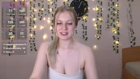 Snapshot of emiliaduchess chatting on March 8, 6:58 pm Amili online show from March 8, 6:58 pm