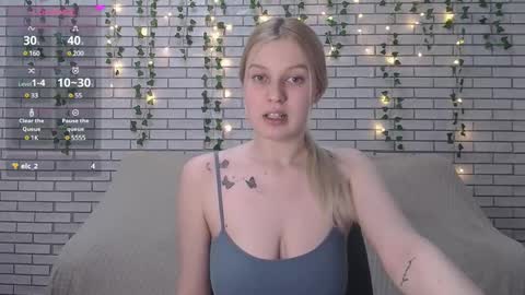 Snapshot of emiliaduchess chatting on February 26, 11:21 am Amili online show from February 26, 11:21 am