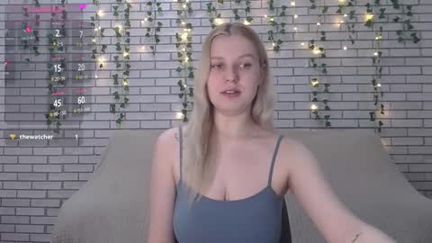 Snapshot of emiliaduchess chatting on February 27, 6:24 am Amili online show from February 27, 6:24 am