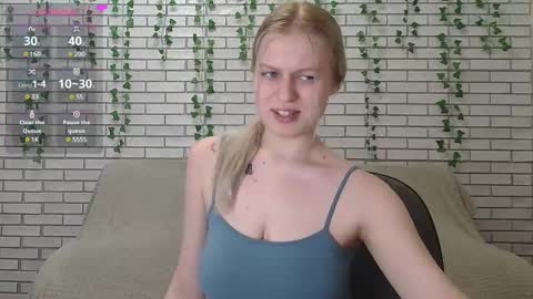 Snapshot of emiliaduchess chatting on January 31, 11:13 am Amili online show from January 31, 11:13 am
