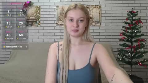 Snapshot of emiliaduchess chatting on January 9, 9:06 am Amili online show from January 9, 9:06 am