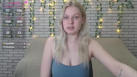 Snapshot of emiliaduchess chatting on February 7, 12:50 pm Amili online show from February 7, 12:50 pm