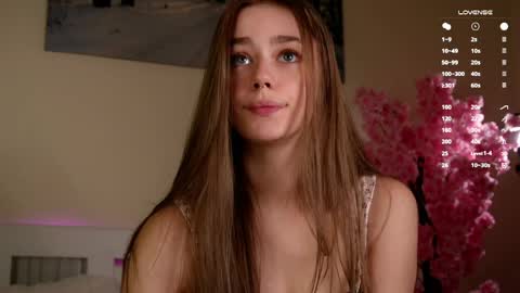 Tessa online show from May 9, 11:49 am
