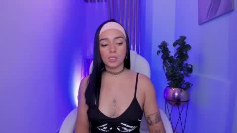 EmiliaRose online show from March 2, 11:42 pm