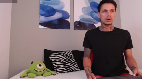 Snapshot of emilio_wolf chatting on January 17, 10:44 am EMILIO online show from January 17, 10:44 am
