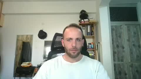 EmilioZem8 online show from January 4, 7:45 am