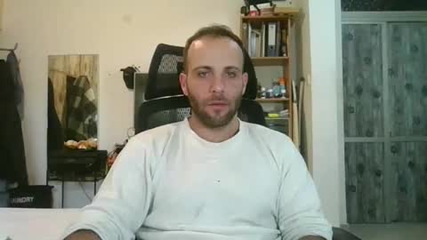 EmilioZem8 online show from February 22, 7:34 am