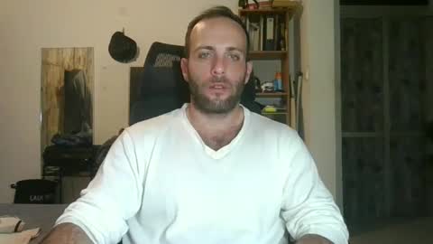 EmilioZem8 online show from December 20, 9:11 am