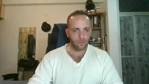 EmilioZem8 online show from December 28, 7:44 am