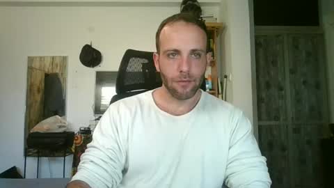 EmilioZem8 online show from January 11, 8:33 am