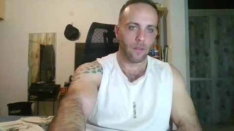 EmilioZem8 online show from December 27, 8:24 am