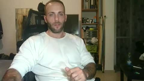EmilioZem8 online show from December 6, 3:28 pm