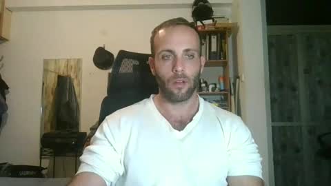 EmilioZem8 online show from December 17, 8:21 pm