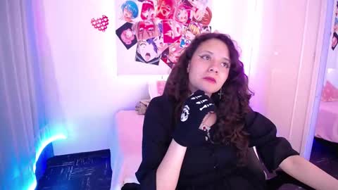 Emili Russo online show from November 27, 8:16 pm