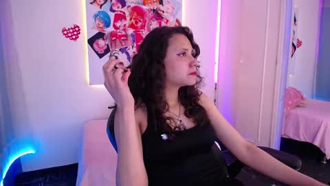 Emili Russo online show from November 28, 8:27 pm