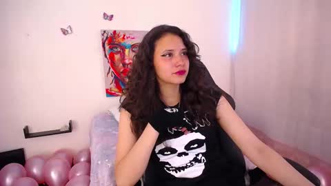 Emili Russo online show from November 7, 6:54 pm