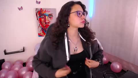 Emili Russo online show from November 4, 7:26 pm