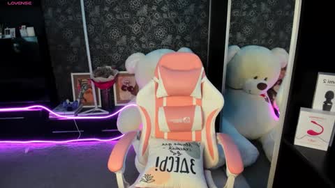 Emiliya online show from September 29, 5:28 am