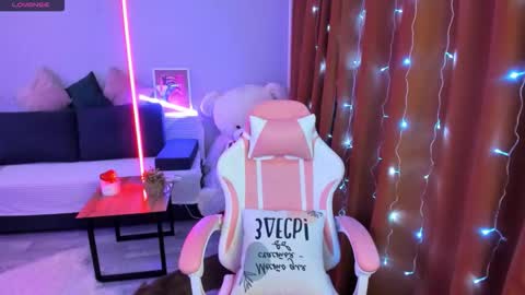 Emiliya online show from December 16, 9:26 am