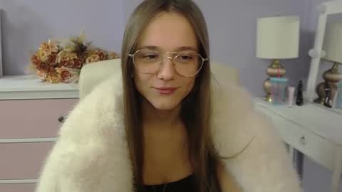 Emilly online show from January 16, 8:01 am