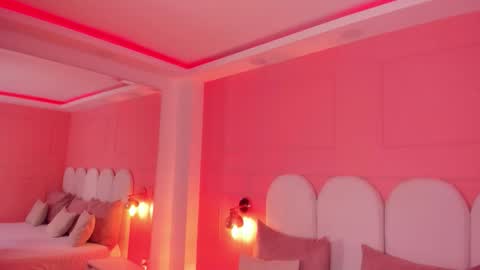 Emilly  online show from January 8, 5:19 pm